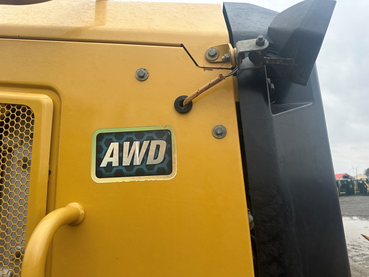 2022-caterpillar-140gc-awd-image-24