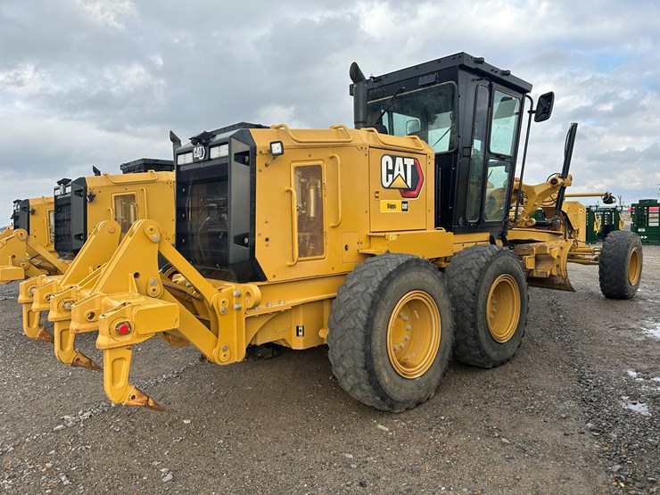 2022-caterpillar-140gc-image-3