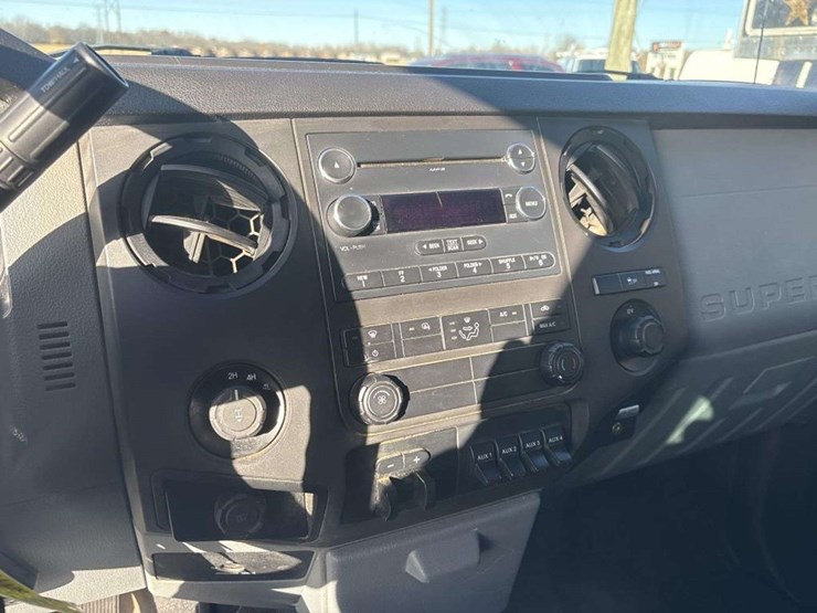 2015-ford-f350-image-28