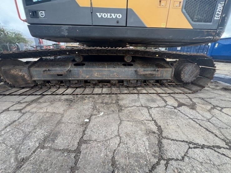 2017-volvo-ec220el-image-27