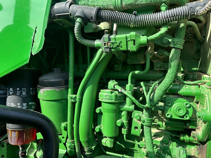 2012-john-deere-8360r-image-56