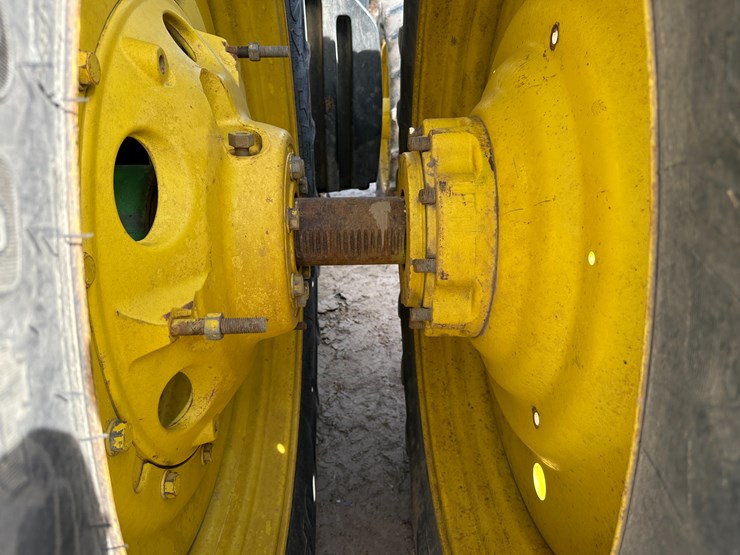 2012-john-deere-8360r-image-11