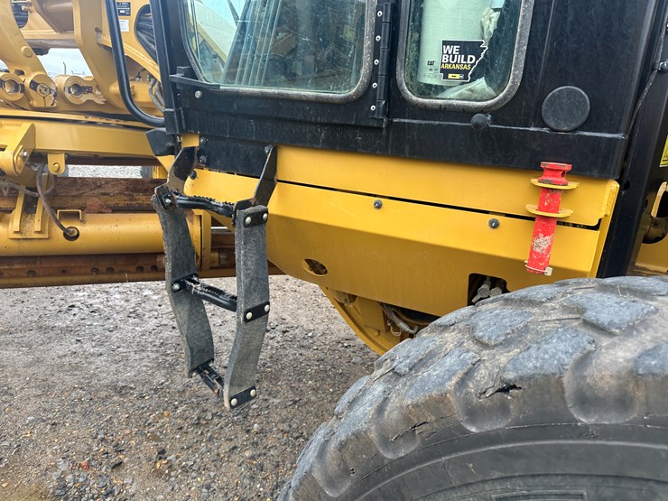 2022-caterpillar-140gc-image-30