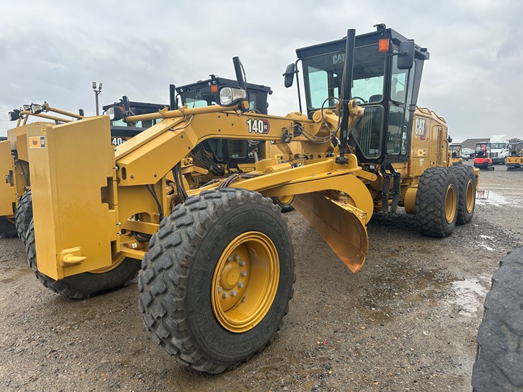 2022-caterpillar-140gc-image-1