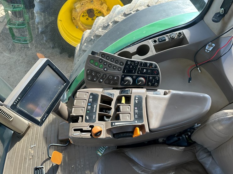 2012-john-deere-8360r-image-65