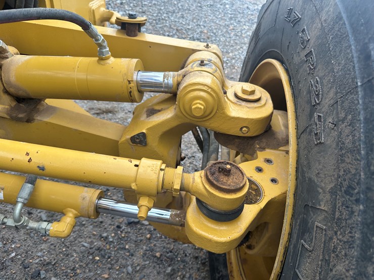 2022-caterpillar-140gc-awd-image-54