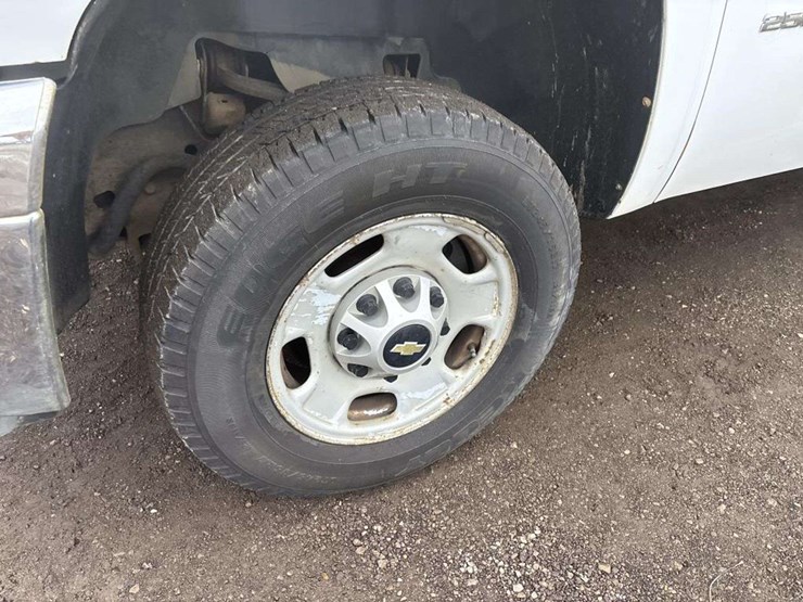 2014-chevrolet-2500-image-8