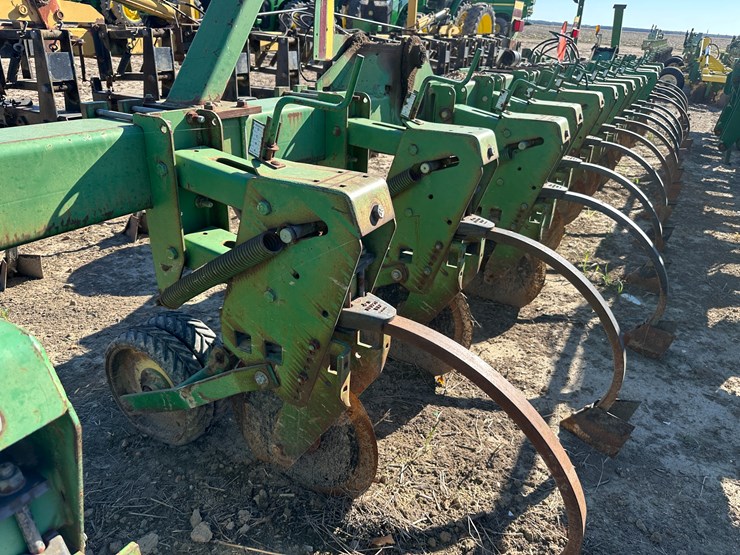 john-deere-16-image-39