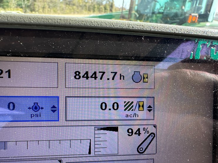 2010-john-deere-8285r-image-71