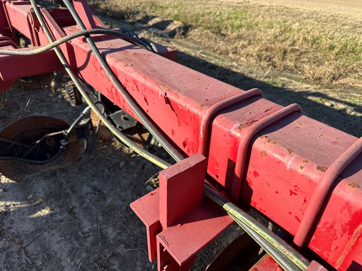 #33740-•-~20'-row-crop-cultivator-image-37