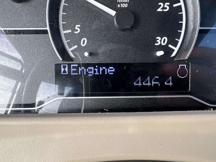 john-deere-4052r-image-22