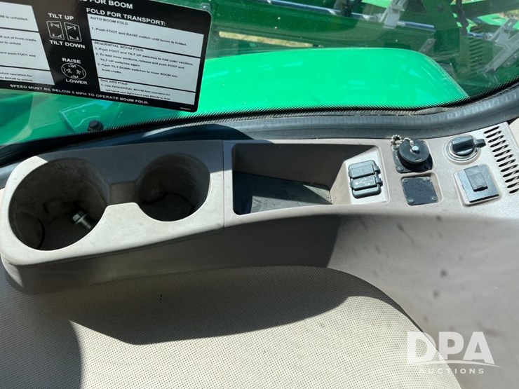 2021-john-deere-r4044-image-77