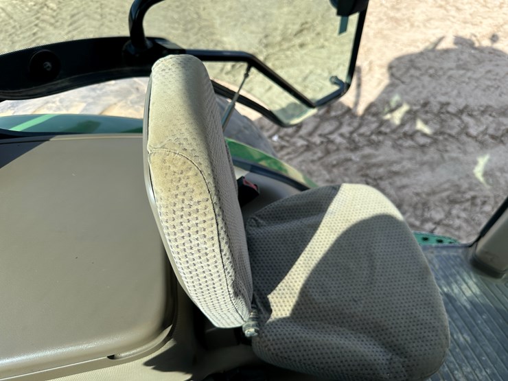 2010-john-deere-8285r-image-58