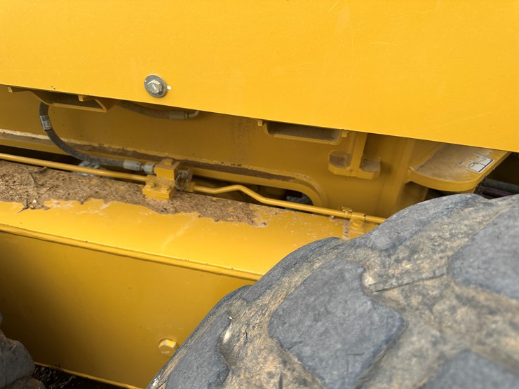 2022-caterpillar-140gc-image-58