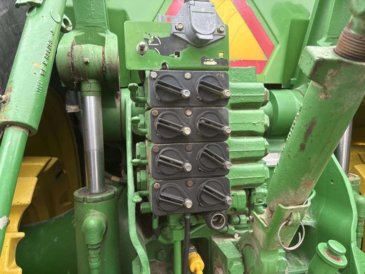 john-deere-8300-image-17