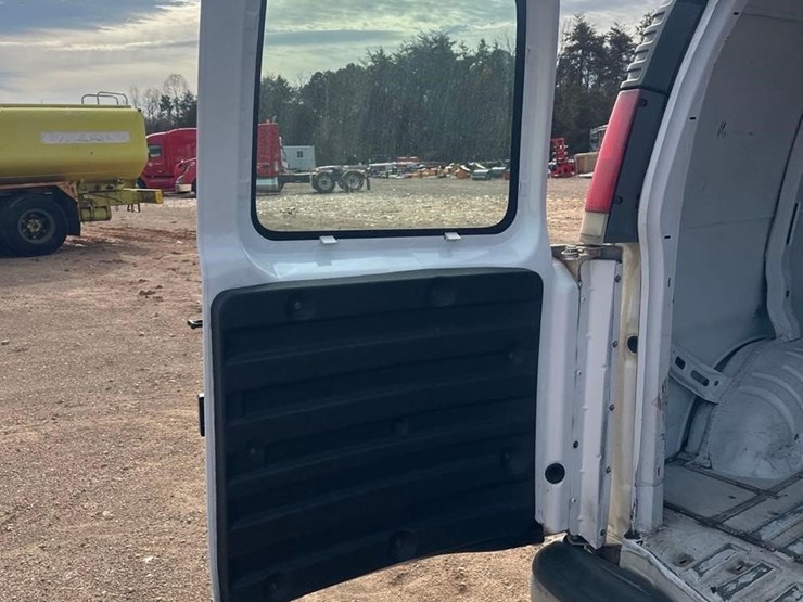 1998-chevrolet-express-1500-image-14