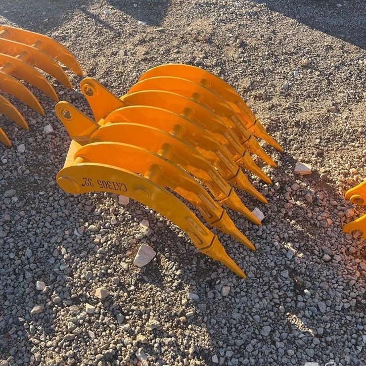 CAT305 32IN RIPPER RAKE ATTACHMENT