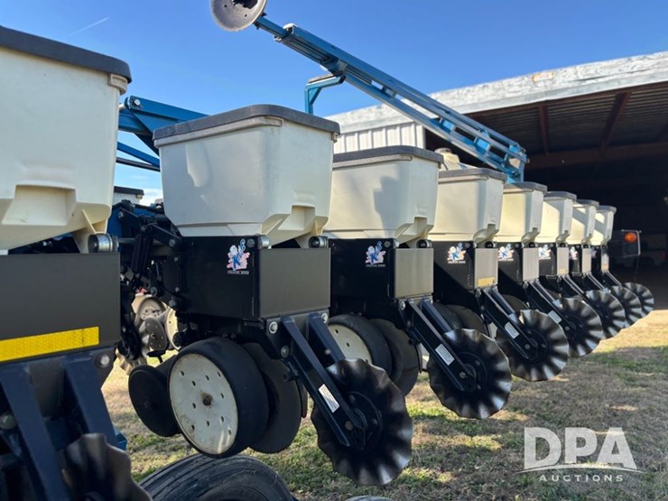 2022-kinze-3600-image-16