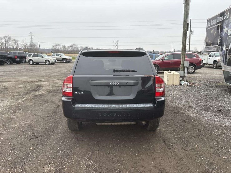 2010-jeep-compass-image-4