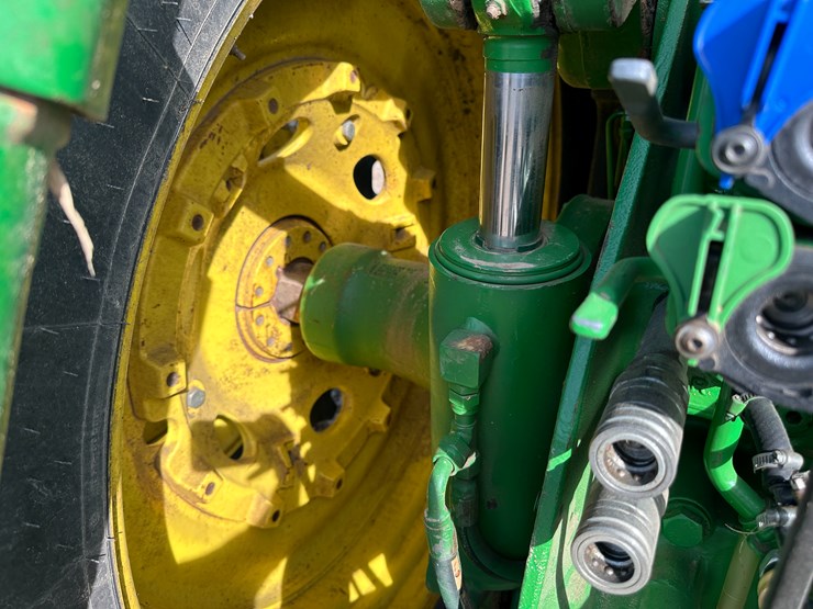2010-john-deere-8360r-image-13