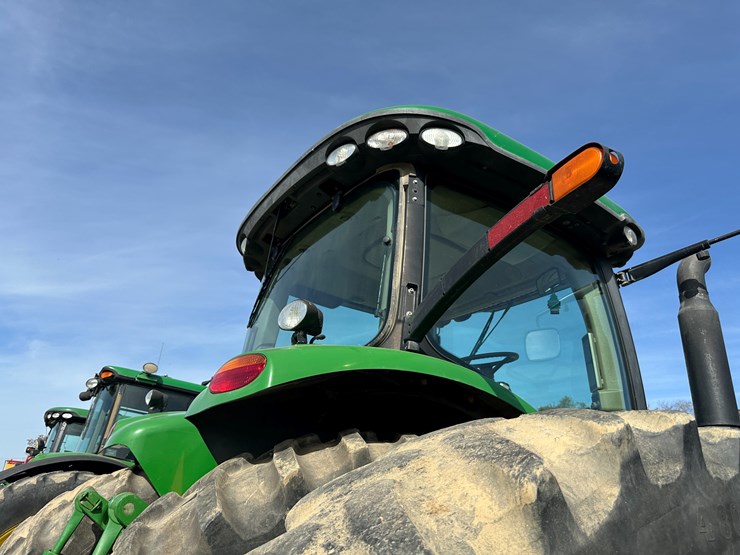 2010-john-deere-8360r-image-38