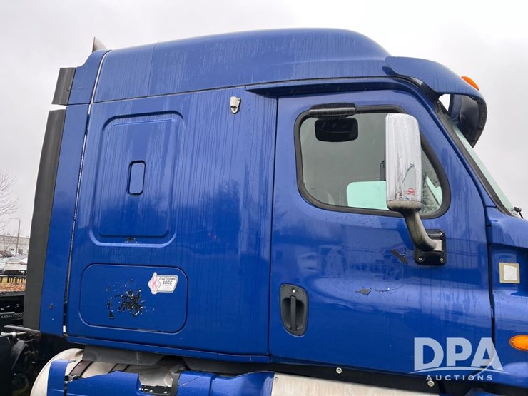 2013-freightliner-truck-(jn3436,-unit-4076)-image-27