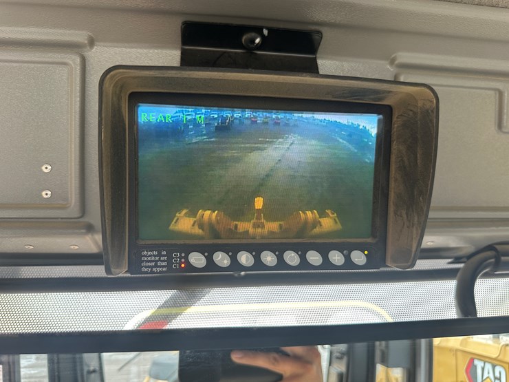 2022-caterpillar-140gc-image-107