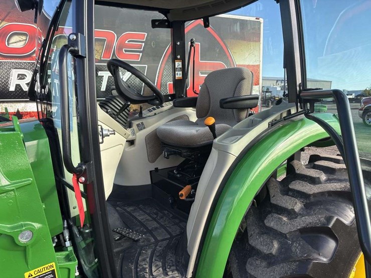 john-deere-4052r-image-16