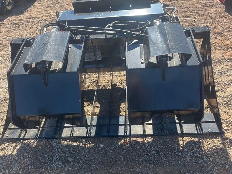 future-72in-hydraulic-skid-steer-hollow-wood-grabb-image-1