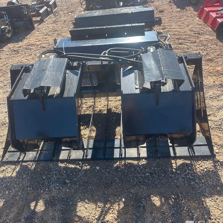 FUTURE 72IN HYDRAULIC SKID STEER HOLLOW WOOD GRABB