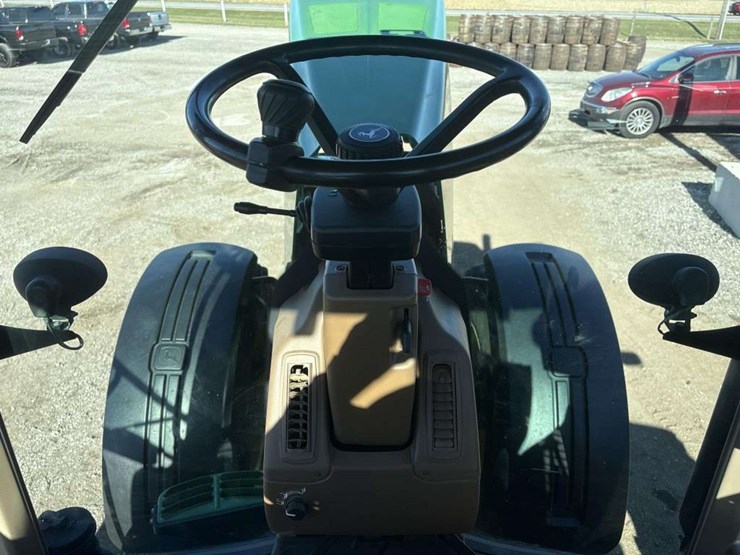 john-deere-8230-image-23