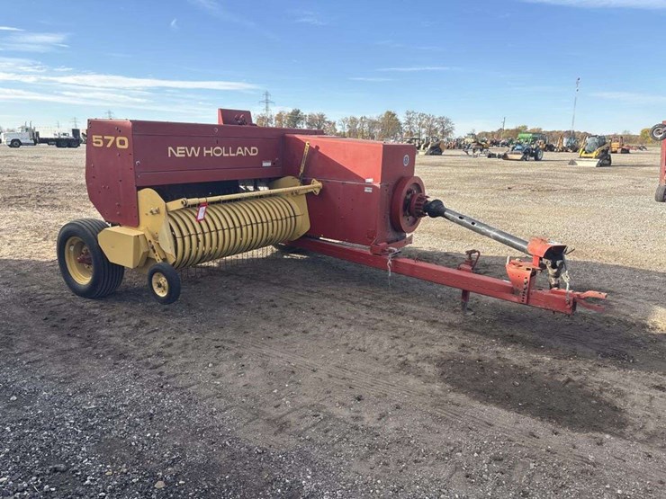 new-holland-570-image-7