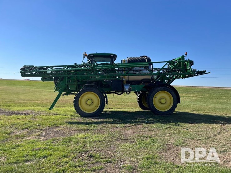 2021-john-deere-r4044-image-21