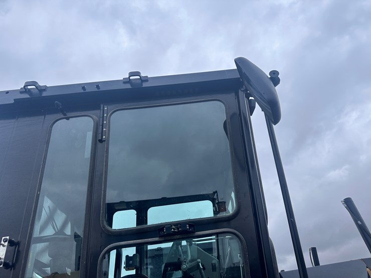 2022-caterpillar-140gc-awd-image-67