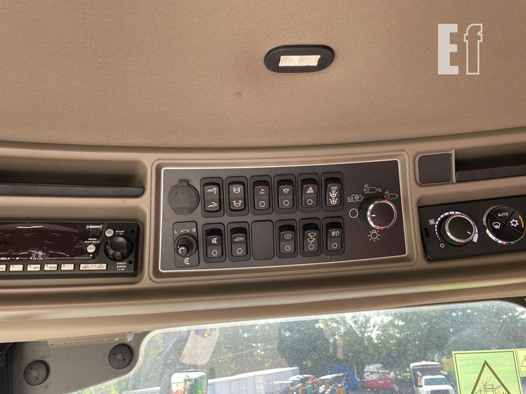 2024-case-ih-8250-image-52