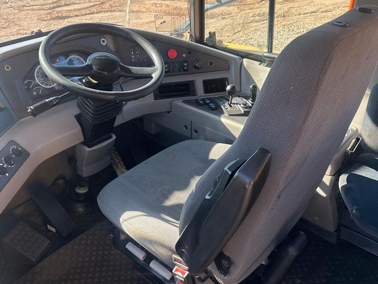 2016-volvo-a30g-image-27