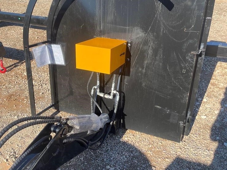 future-articulated-brush-cutter-image-3