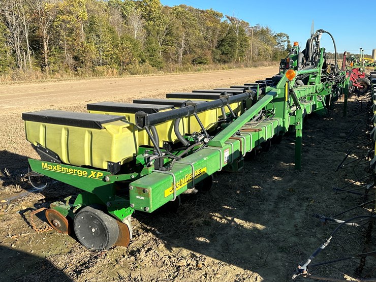 john-deere-1720-image-2