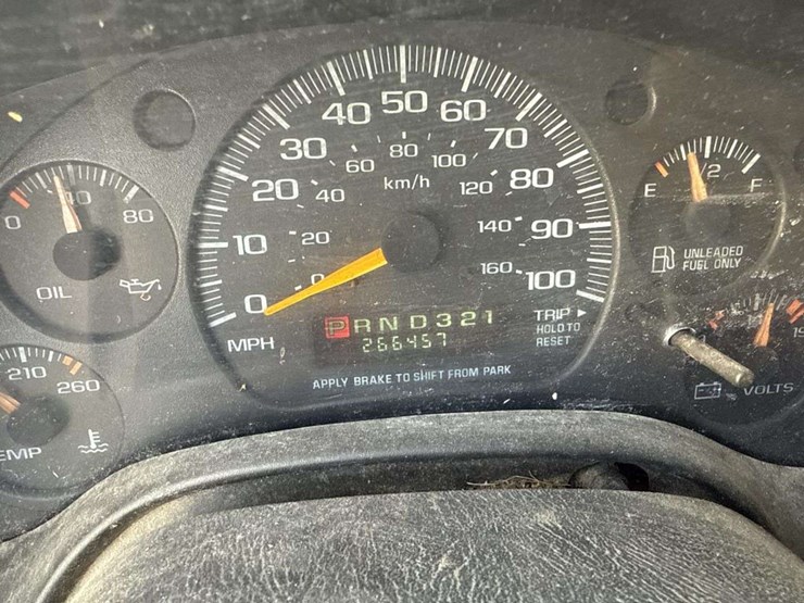 2001-chevrolet-express-g2500-image-28