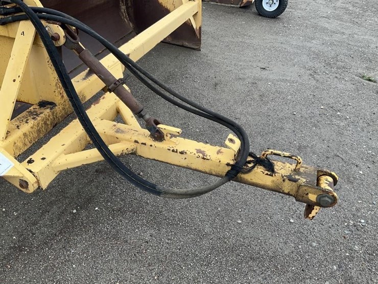 porters-14'-pull-box-scraper-image-8