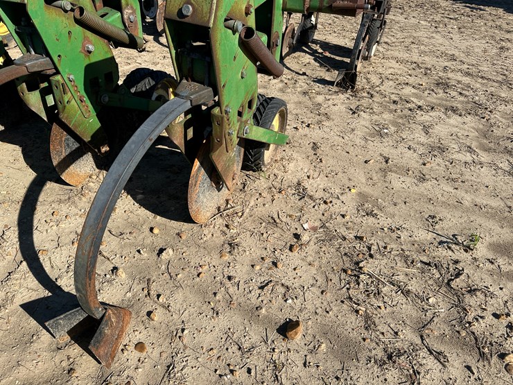 john-deere-16-image-13