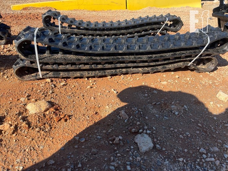 heavy-duty-rubber-tracks-image-2