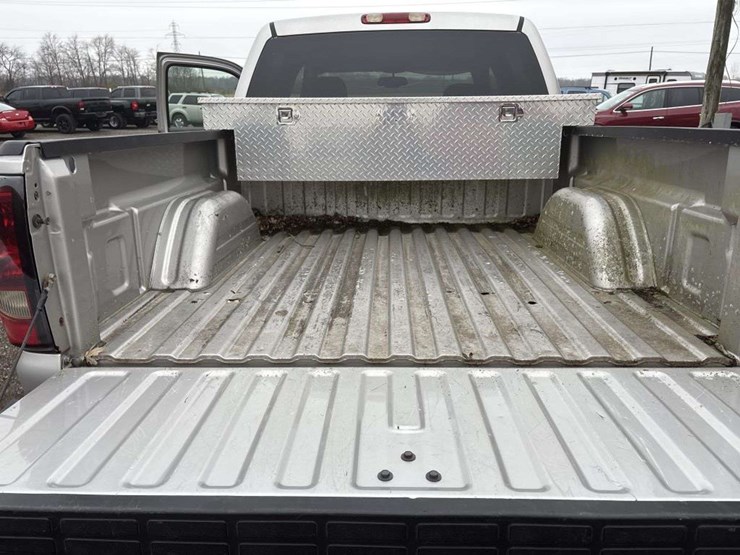 2006-chevrolet-k2500-image-16