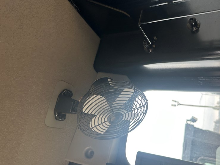 2022-caterpillar-140gc-awd-image-112