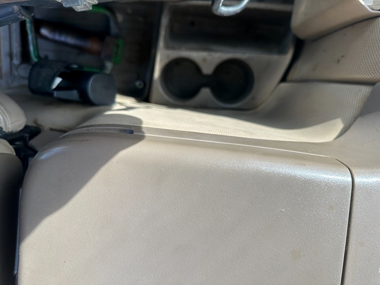 2012-john-deere-8360r-image-74