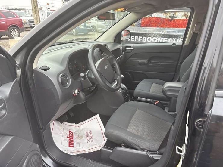 2010-jeep-compass-image-14