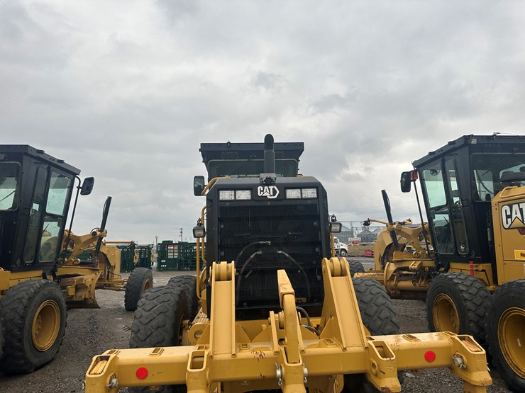 2022-caterpillar-140gc-image-22