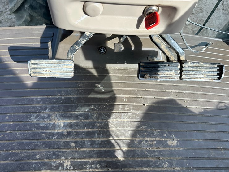 2010-john-deere-8360r-image-58