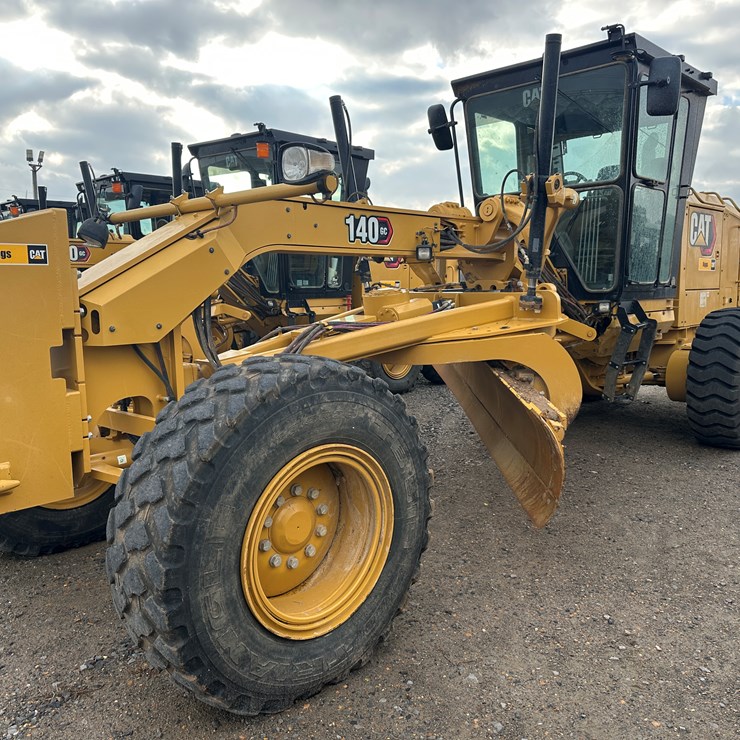 2022 CATERPILLAR 140GC