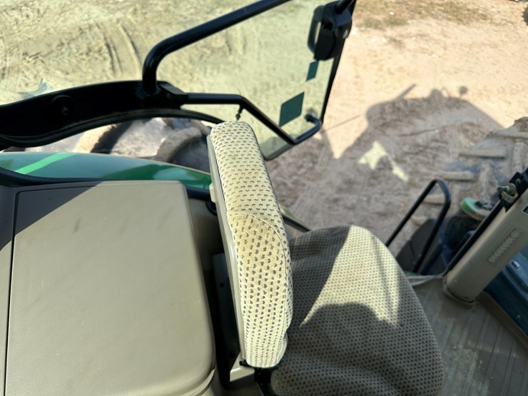 2016-john-deere-8320r-image-63